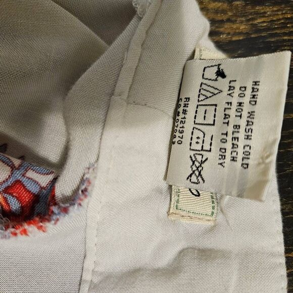 Flying Tomato kimono top. White & red floral. M/L. #836 - Picture 4 of 4